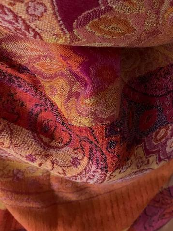 Pashmina shawl beschikbaar voor biedingen