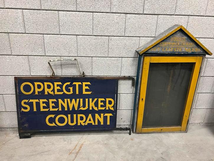 UNIEK Oud Historisch BORD + KAST Opregte Steenwijker Courant, Verzamelen, Merken en Reclamevoorwerpen, Gebruikt, Reclamebord, Ophalen