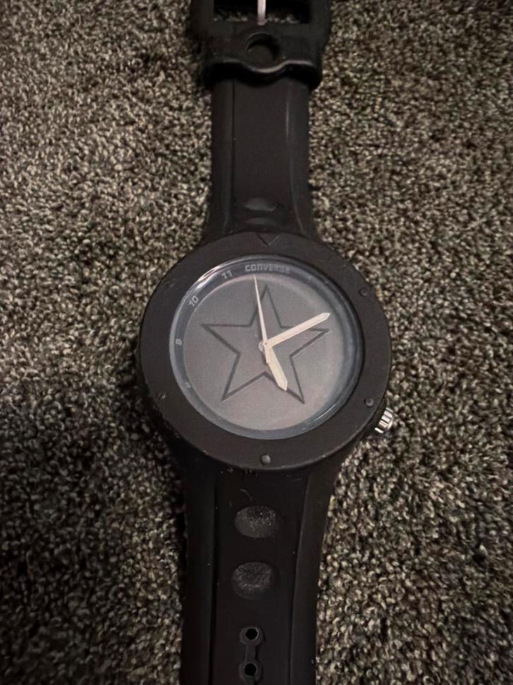 Converse Horloge  - Zwart - In Goede Staat, Sieraden, Tassen en Uiterlijk, Horloges | Dames, Zo goed als nieuw, Polshorloge, Overige merken