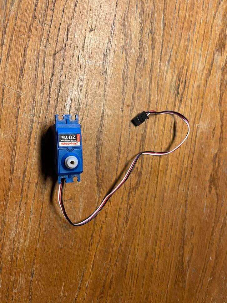 Traxxas servo 2075, Hobby en Vrije tijd, Modelbouw | Radiografisch | Auto's, Onderdeel, Elektro, Ophalen of Verzenden