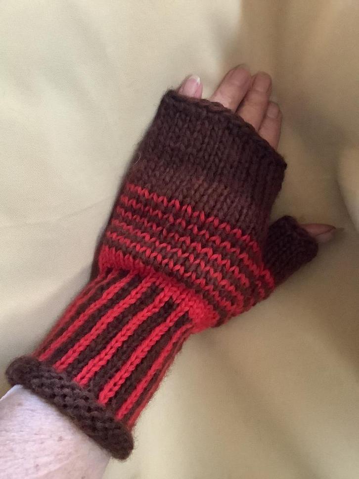 Polswarmers/ Vingerloze handschoenen van wol., Hobby en Vrije tijd, Breien en Haken, Nieuw, Breien, Ophalen of Verzenden