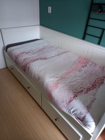 IKEA HEMNES bed