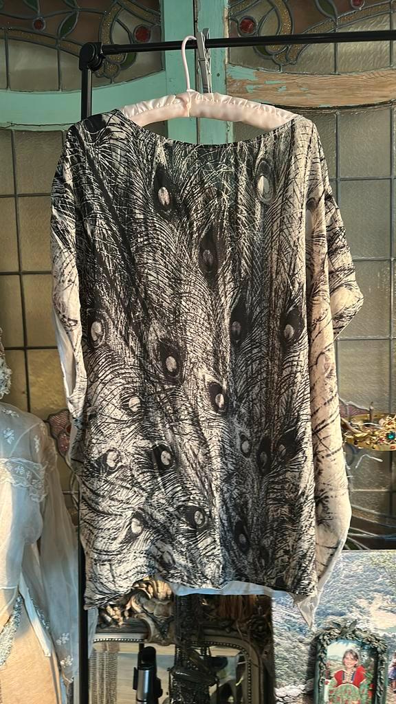 Black by K and M. Blouse one size, Kleding | Dames, Blouses en Tunieken, Zo goed als nieuw, Maat 38/40 (M), Zwart, Verzenden