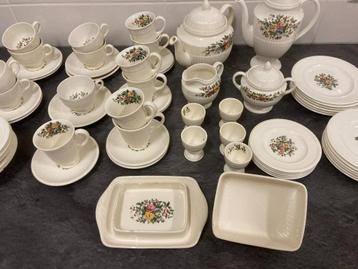 wedgwood conway servies  beschikbaar voor biedingen