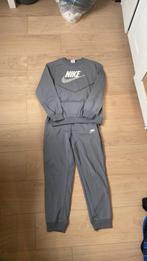 Nike trainingspak, Kinderen en Baby's, Kinderkleding | Maat 146, Jongen of Meisje, Ophalen of Verzenden, Zo goed als nieuw, Setje
