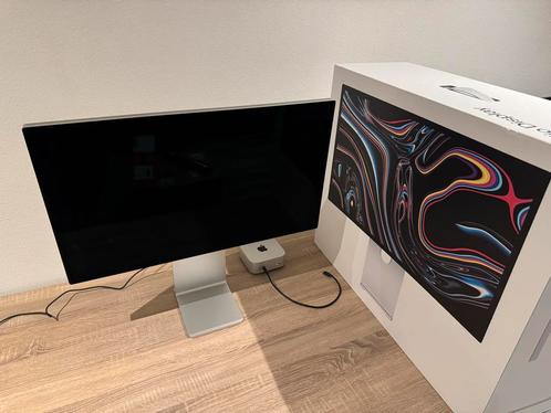 [SOLD] Apple Studio Display (with adjustable height), Computers en Software, Monitoren, Zo goed als nieuw, 60 Hz of minder, Thunderbolt