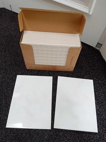 Wandtegels beschikbaar voor biedingen