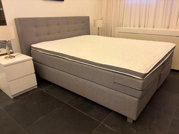 Tweepersoonsbed “ BOXSPRING “ beschikbaar voor biedingen