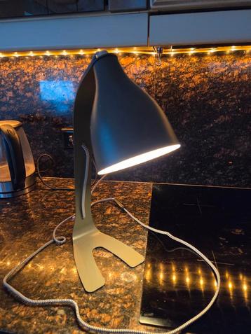 Leuk Bureau Lampje beschikbaar voor biedingen