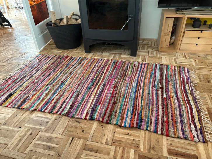 Duurzaam handgemaakt tapijt van stofresten, Huis en Inrichting, Stoffering | Tapijten en Kleden, Zo goed als nieuw, 50 tot 100 cm