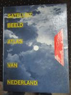 atlas, satelliet beeld van Nederland, Robas, Boeken, Atlassen en Landkaarten, Overige atlassen, Ophalen of Verzenden, Zo goed als nieuw