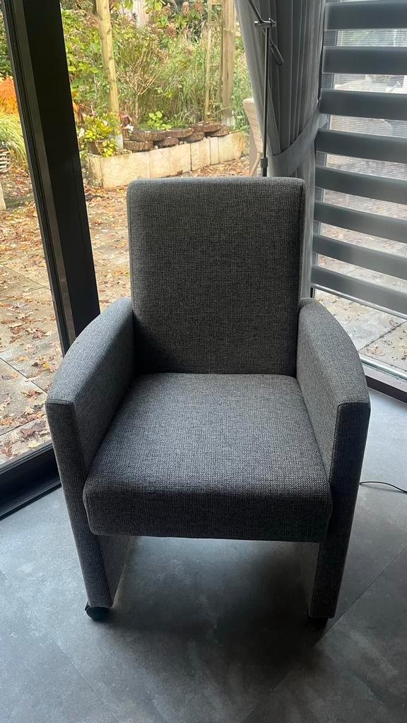 Mooie kleine fauteuil op wielen, Huis en Inrichting, Fauteuils, Zo goed als nieuw, Stof, 50 tot 75 cm, Minder dan 75 cm, Ophalen