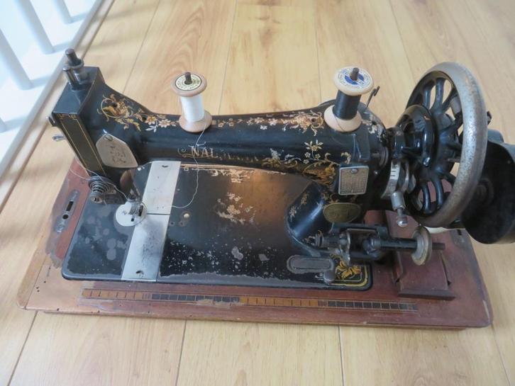 antieke naumann naaimachine, Antiek en Kunst, Antiek | Naaimachines, Ophalen