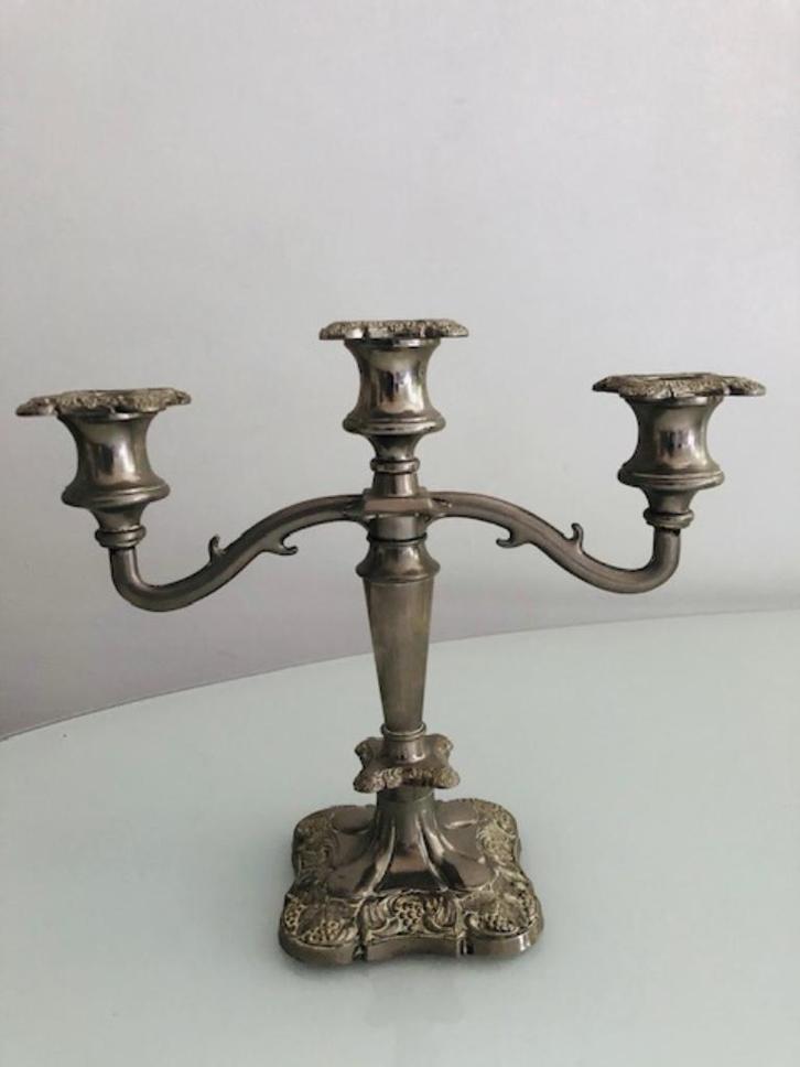 Antieke Victoriaans verzilverde 3-armige kandelaar , Antiek en Kunst, Antiek | Kandelaars, Koper of Brons, Ophalen of Verzenden