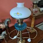 Oude blauwe olielamp met bloemenkap, Antiek en Kunst, Antiek | Lampen, Ophalen of Verzenden