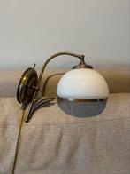 Vintage Massive Wandlamp – Messing & Opaalglas, Huis en Inrichting, Ophalen of Verzenden, Zo goed als nieuw, Metaal