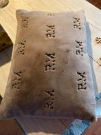 Zacht bruin kussen RM, Huis en Inrichting, Ophalen of Verzenden, Zo goed als nieuw