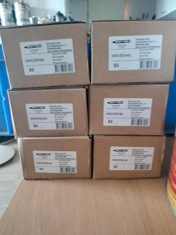 Keilbouten M8x55x40 -  390 stuks  beschikbaar voor biedingen