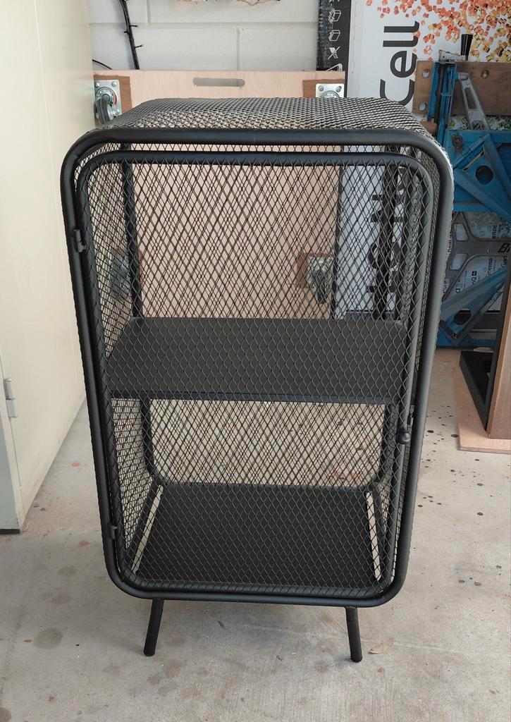 Metalen opengewerkt kastje, in zeer goede staat., Huis en Inrichting, Kasten | Overige, Zo goed als nieuw, Ophalen