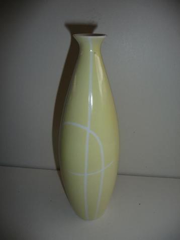 vaas ROYAL DUX mat geel hoog 20cm beschikbaar voor biedingen