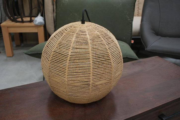 Leuke ronde rotan hanglamp Ø28 cm., Huis en Inrichting, Lampen | Hanglampen, Zo goed als nieuw, Ophalen of Verzenden