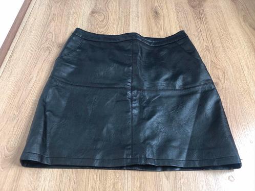 Hema zwart nep leer leren rokje alijn m, Kleding | Dames, Rokken, Zo goed als nieuw, Maat 38/40 (M), Zwart, Boven de knie, Ophalen of Verzenden