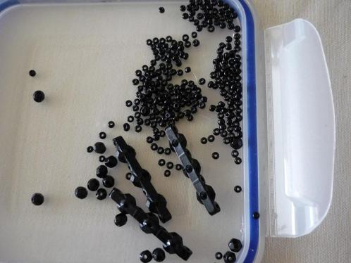 Wat zwarte kraaltje voor sieraden, Hobby en Vrije tijd, Kralen en Sieraden maken, Zo goed als nieuw, Overige typen, Verzenden