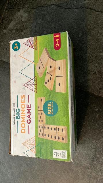 Dominoes beschikbaar voor biedingen