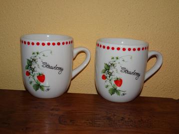 2 World of Jet Strawberry Senseo bekers met oor beschikbaar voor biedingen