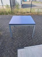 Hufterproof tafel. Afmeting 110 x 110 cm en 76 cm hoog, Ophalen, Gebruikt, Metaal, Vier personen