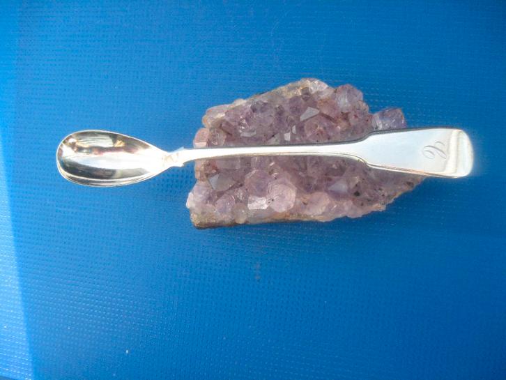 Zilveren & antieke mosterd lepel met lange steel., Antiek en Kunst, Antiek | Bestek, Verzenden