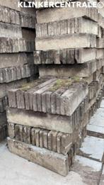 max 1.180 stuks gebruikte betonbanden 12x25x100cm, Tuin en Terras, Tegels en Klinkers, Bij dit gebruikte product niet meer te achterhalen.