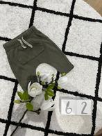 Heel goed khaki groen Hema jogging broek baby 62 stoer stree, Broekje, Jongetje of Meisje, Ophalen of Verzenden, Zo goed als nieuw