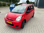 Daihatsu Cuore 1.0 5D 2009 Rood, Auto's, Daihatsu, Voorwielaandrijving, 600 kg, 4 stoelen, 23 km/l