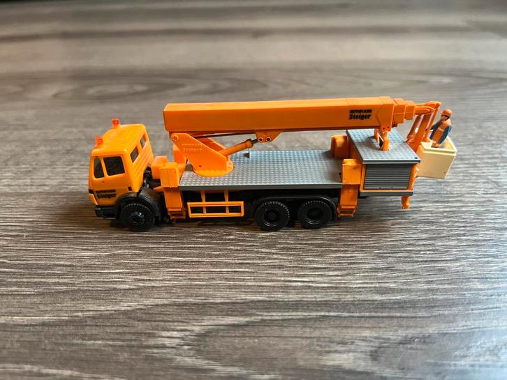 Kibri 15008 Mercedes Benz SK Hoogwerker Vrachtwagen 1:87 H0, Hobby en Vrije tijd, Modelauto's | 1:87, Zo goed als nieuw, Bus of Vrachtwagen