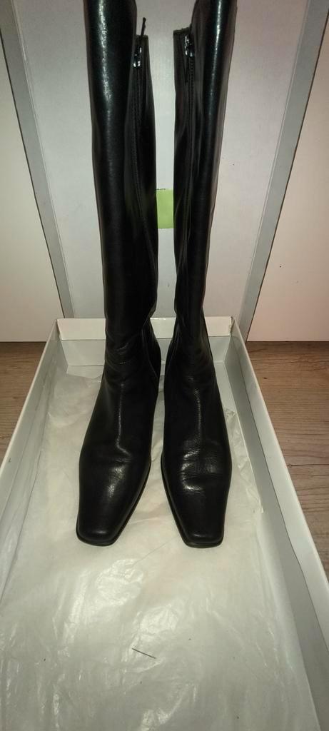 ZGAN Vivanti zwarte leren dameslaarzen maat 42, Kleding | Dames, Schoenen, Zo goed als nieuw, Hoge laarzen, Zwart, Ophalen of Verzenden