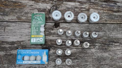 23 smeltzekeringen en 4 schroefkoppen, Doe-het-zelf en Verbouw, Elektra en Kabels, Overige typen, Ophalen of Verzenden
