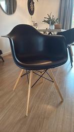 Zwarte Vitra/Eames lookalike kuipstoel (1x) – mooie staat, Gebruikt, Zwart, Ophalen, Hout