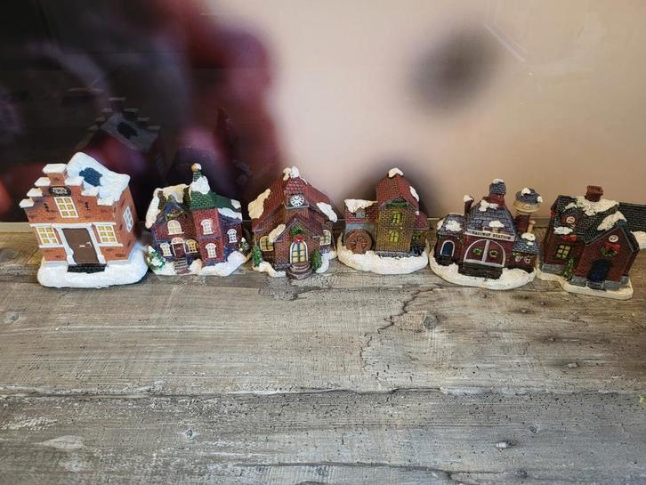 Kerstdorp huisjes set, Diversen, Kerst, Zo goed als nieuw, Ophalen of Verzenden