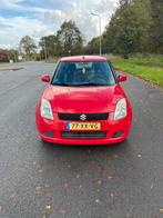 Suzuki Swift 1.3 5D 2007 Rood, Auto's, Suzuki, Voorwielaandrijving, 965 kg, 400 kg, Origineel Nederlands