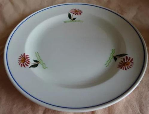 P. REGOUT SPHINX ontbijtbord bloemen 21cm bord 1941 plate As, Huis en Inrichting, Keuken | Servies, Zo goed als nieuw, Bord(en)