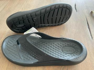 Crocs teenslipper LiteRide Flip Black/Slate Grey M10 (44)  beschikbaar voor biedingen