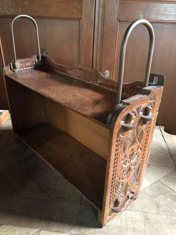 Antiek Fries Boekenkastje - Kerfsnede, ca. 1920 beschikbaar voor biedingen