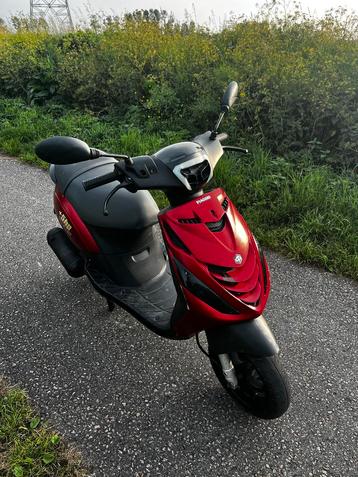 Zip Kappenset rood beschikbaar voor biedingen
