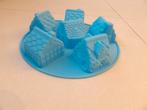 NIEUW 1 siliconen bakvorm- dorpje huisjes 25 x 5 cm blauw, Ophalen of Verzenden, Nieuw, Taarten, Bakvorm