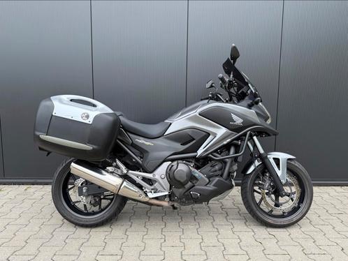 Honda NC750X DCT C-ABS - Nieuwstaat - Koffers - Boekjes, Motoren, Motoren | Honda, Bedrijf, Toermotor, meer dan 35 kW, 2 cilinders