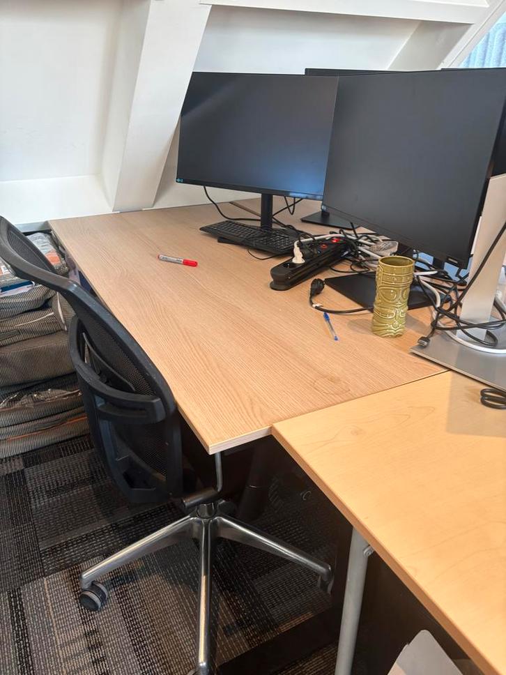 Verstelbaar bureau - ideaal voor thuiswerken, Huis en Inrichting, Bureaus, Gebruikt, Bureau, In hoogte verstelbaar, Ophalen