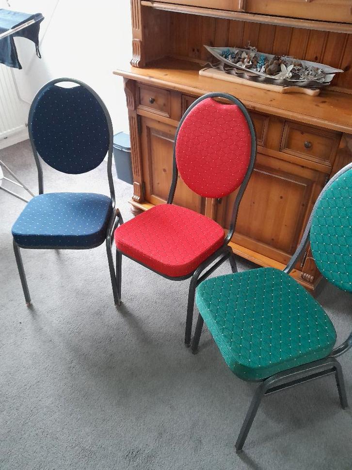 Stapelstoel 16 stuks, Huis en Inrichting, Stoelen, Zo goed als nieuw, Vijf, Zes of meer stoelen, Metaal, Overige kleuren, Ophalen