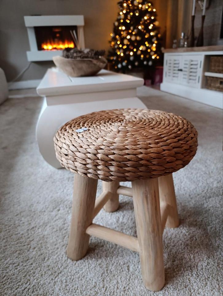 Waterhyacint landelijke poef nieuw, Huis en Inrichting, Banken | Voetenbanken en Poefen, Nieuw, Minder dan 50 cm, Minder dan 50 cm