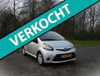 Toyota Aygo 1.0 VVT-i Now . 5 Deurs . Airco . Elec ramen . C, Auto's, Voorwielaandrijving, Euro 5, Stof, Gebruikt